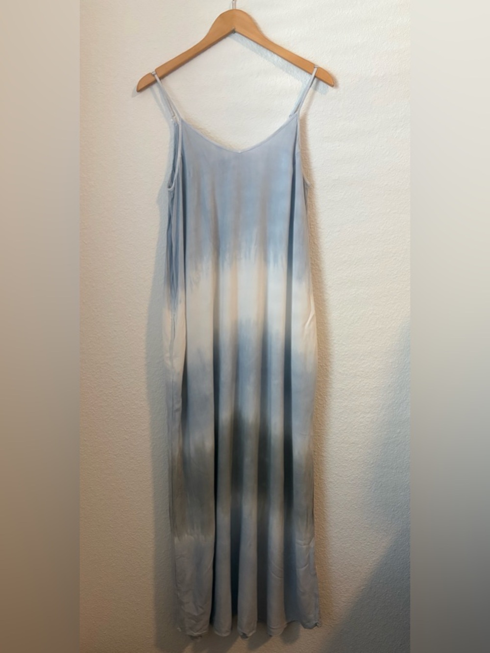 entro Light Blue and Cream Ombre Maxi Dress